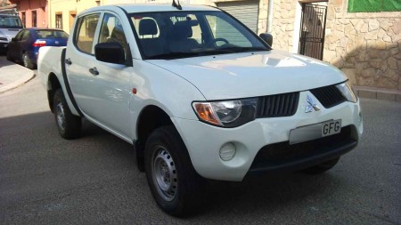 Mitsubishi L 200 2.5di-d.136cv.doble cabina del año 2008 con 6 meses de garantía