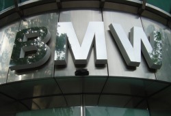 Foto principal ¿Te gusta aprender?, BMW te ofrece un año de prácticas internacionales remuneradas Foto noticia