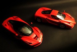 Foto principal LaFerrari VS Enzo Ferrari, lucha de titanes Foto noticia