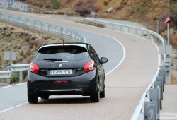 Foto principal Peugeot 208 GTi, en marcha (III) Foto noticia