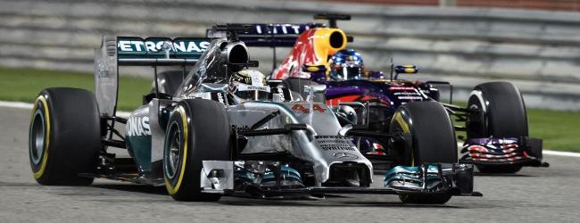 Hamilton le gana la partida a Rosberg en el mejor GP del año