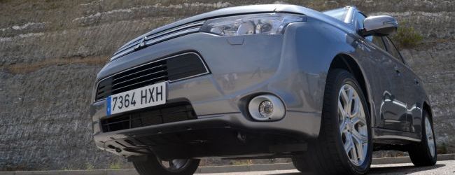Mitsubishi Outlander PHEV (II): Precio, prueba, tecnología, ficha técnica y equipamiento
