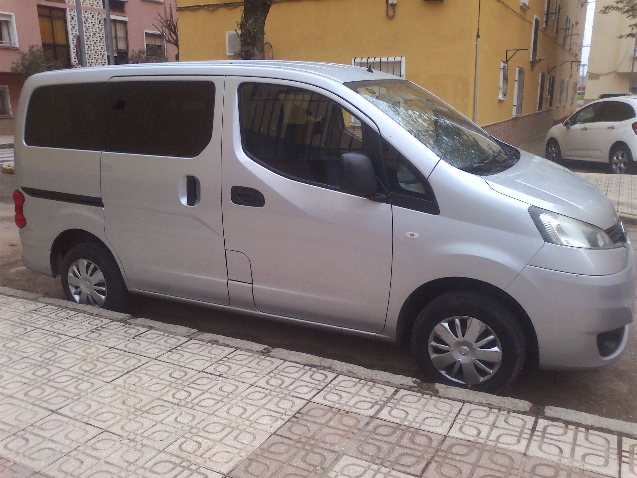 Nissan nv200 combi segunda mano #4